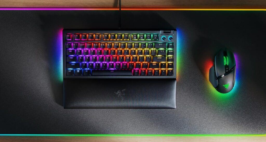TECLADO RAZER BLACKWIDOW V4 75% MÉCANICO